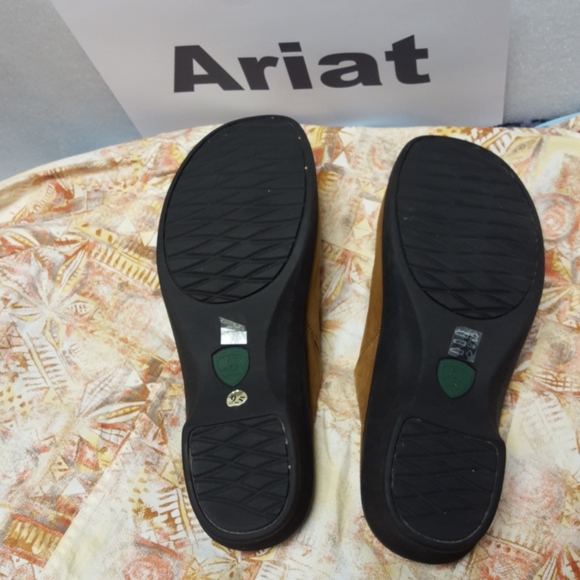 Women's Ariat LIKE NEW leather mules 9.5 - Picture 7 of 10